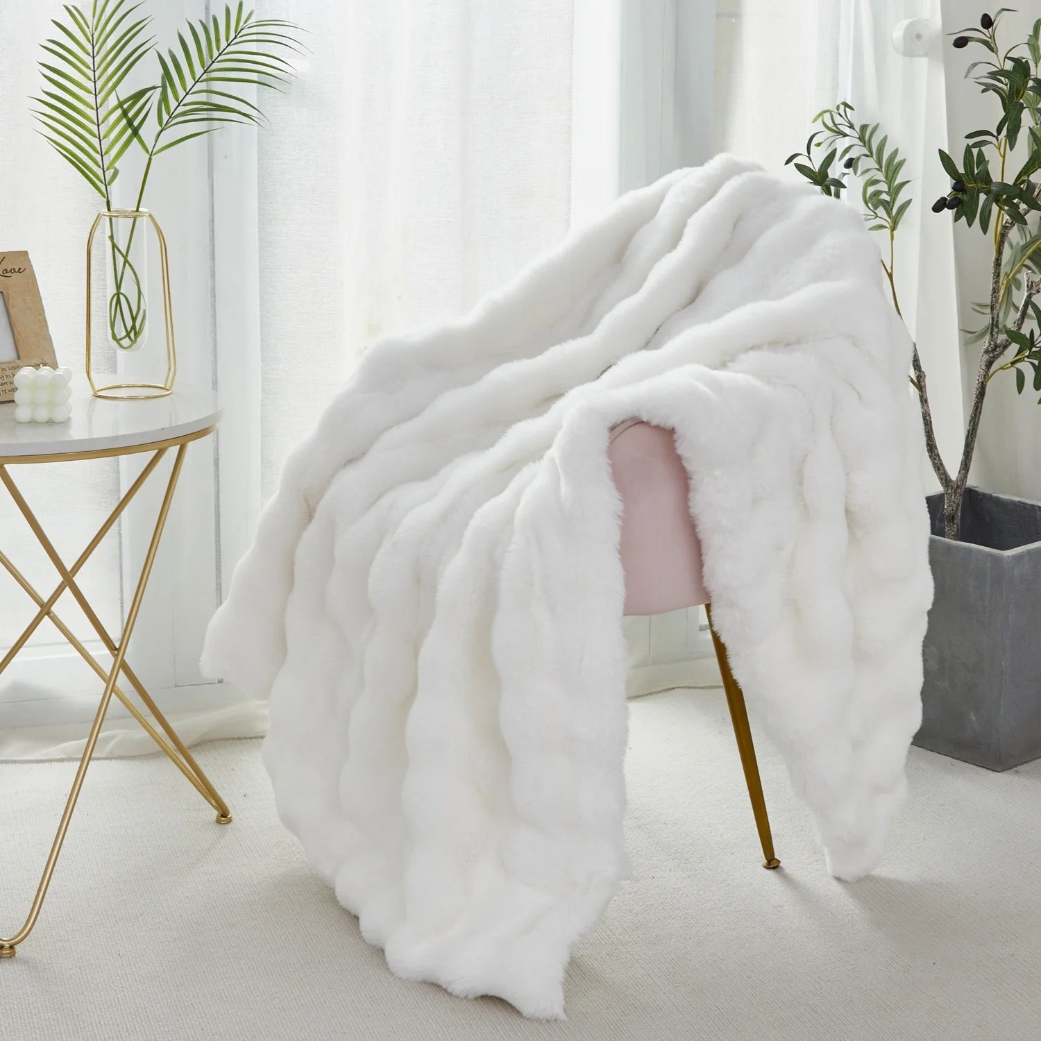 White Faux Rabbit Fur Throw Blanket for Couch Chair, Fluffy Bubble Throw Blanket, Cute Fuzzy Blankets 40×63 Inches