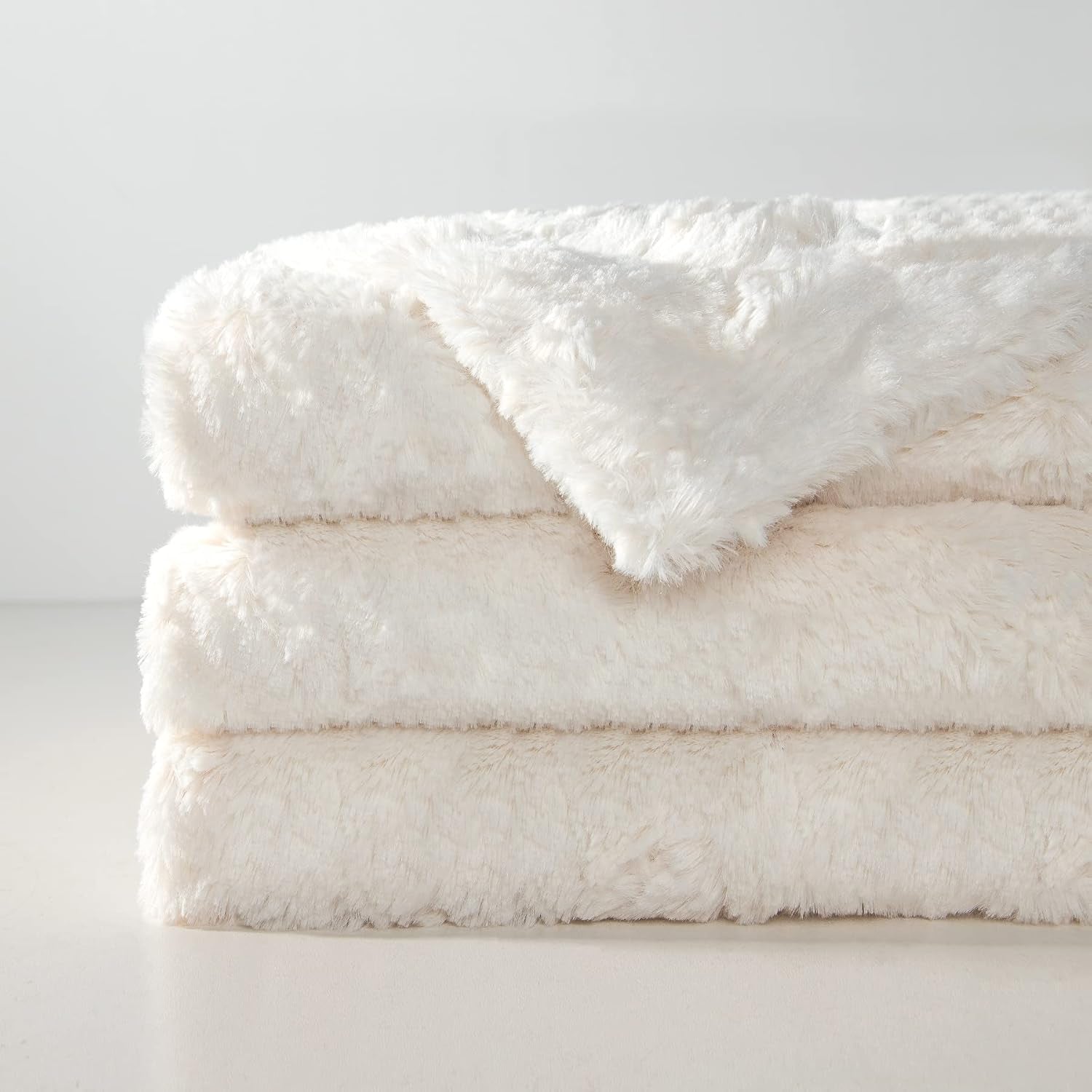 Faux Fur Luxury Throw Blanket,Double Side Soft Fluffy Shaggy Fuzzy Blanket for Couch Sofa Bed (Cream, Throw)