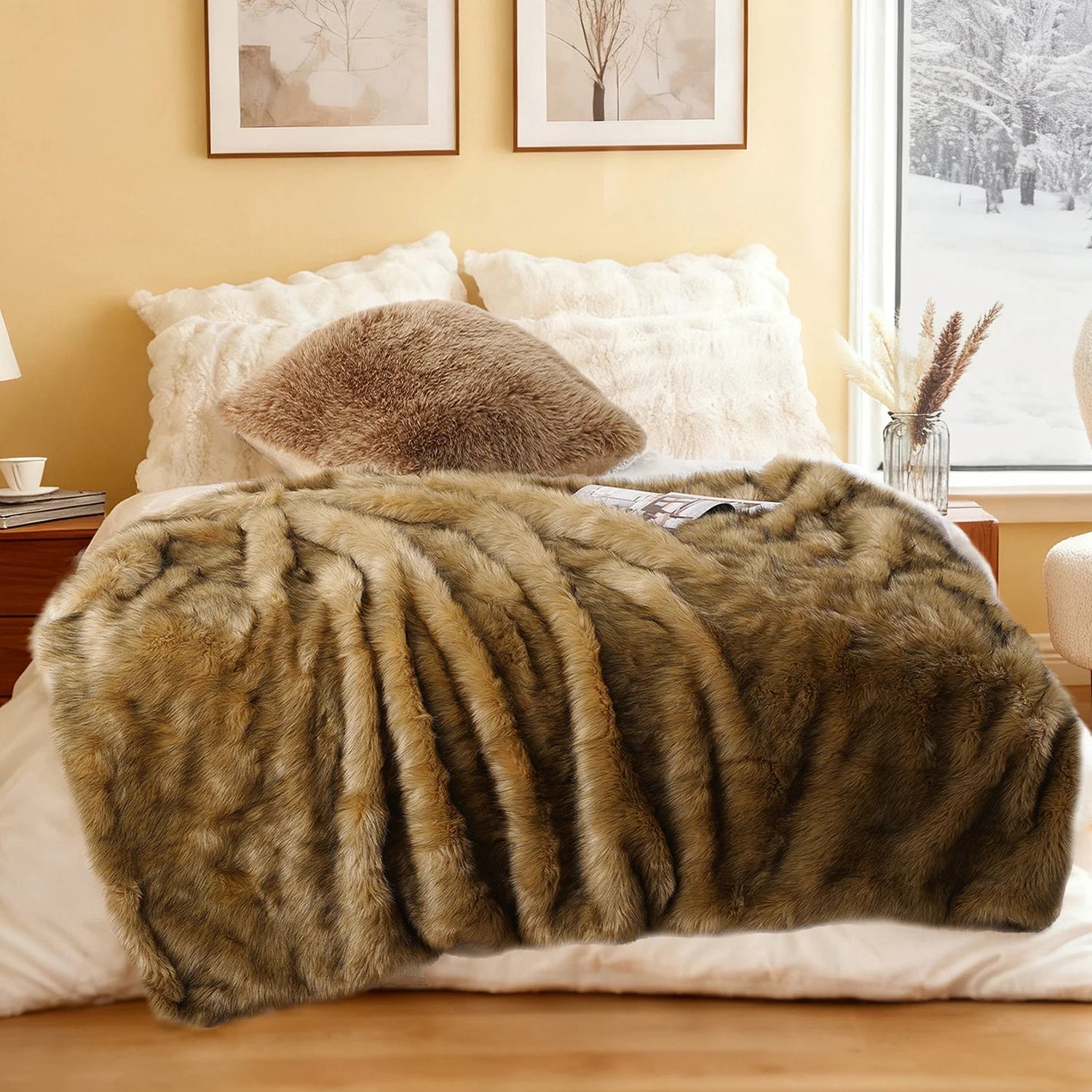 Golden Faux Fur Blanket,Fur Blankets for Bed,Heavyweight Fluffy Thick Throw Blanket,60"X80"