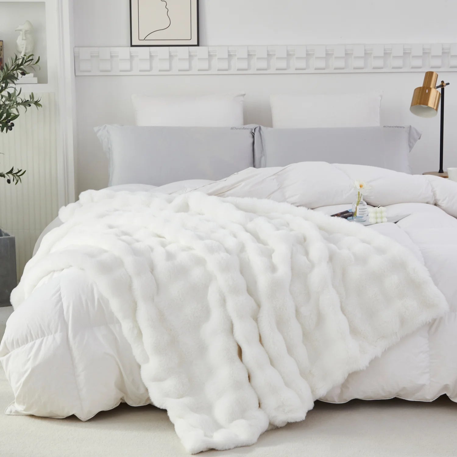 White Faux Rabbit Fur Throw Blanket for Couch Chair, Fluffy Bubble Throw Blanket, Cute Fuzzy Blankets 40×63 Inches