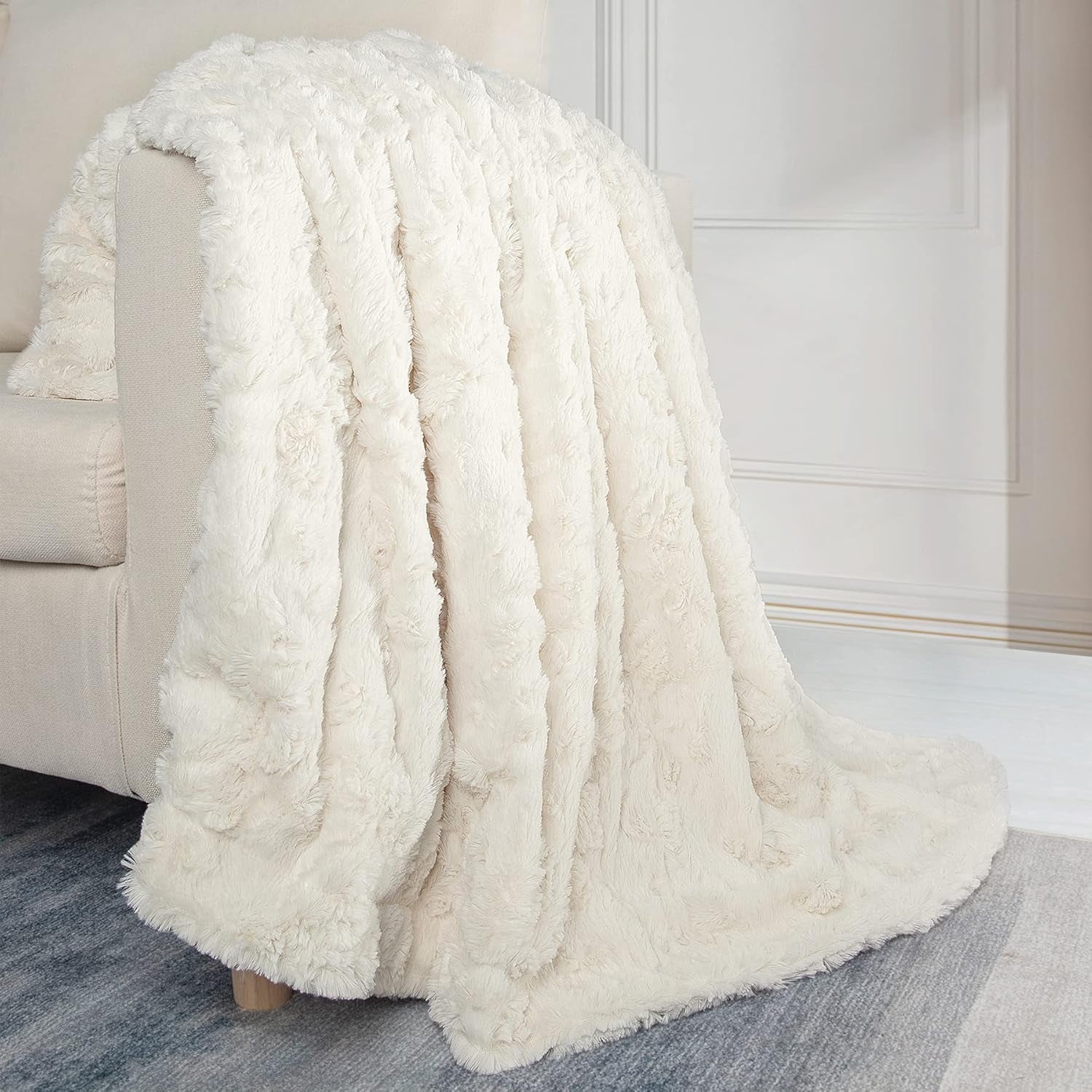 Faux Fur Luxury Throw Blanket,Double Side Soft Fluffy Shaggy Fuzzy Blanket for Couch Sofa Bed (Cream, Throw)