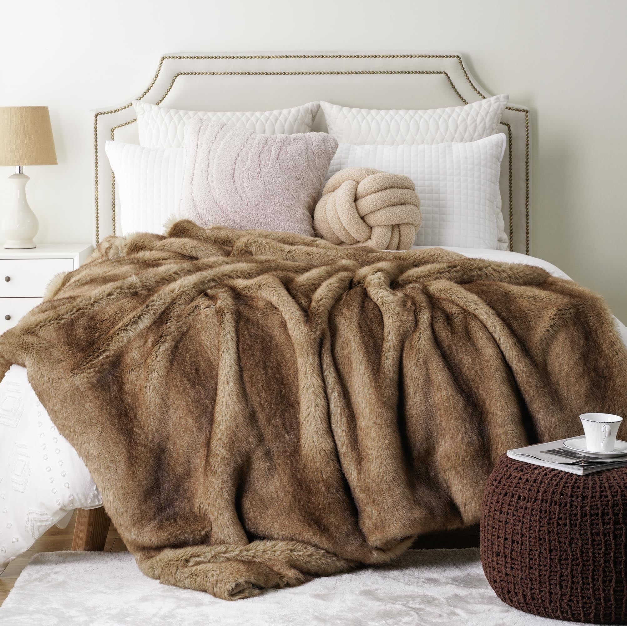 Camel Faux Fur Blanket,Reversible Mink Fur Blanket for Bed,Plush Warm Fuzzy Blanket,50"X60"