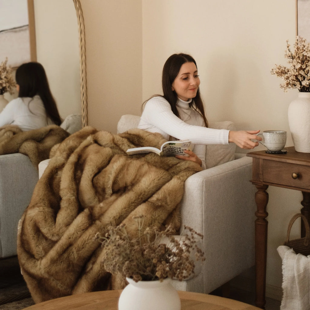 Camel Faux Fur Blanket,Reversible Mink Fur Blanket for Bed,Plush Warm Fuzzy Blanket,50"X60"